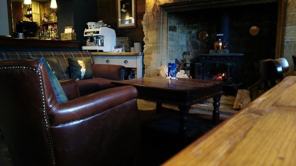 Phelips Arms Bed & Breakfast Montacute Bagian luar foto